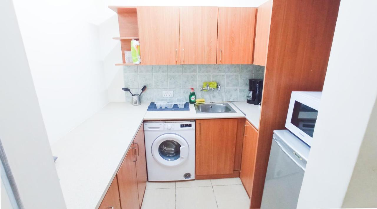 1A Beach & Business Apartment In The City Center! Lárnaka Eksteriør bilde